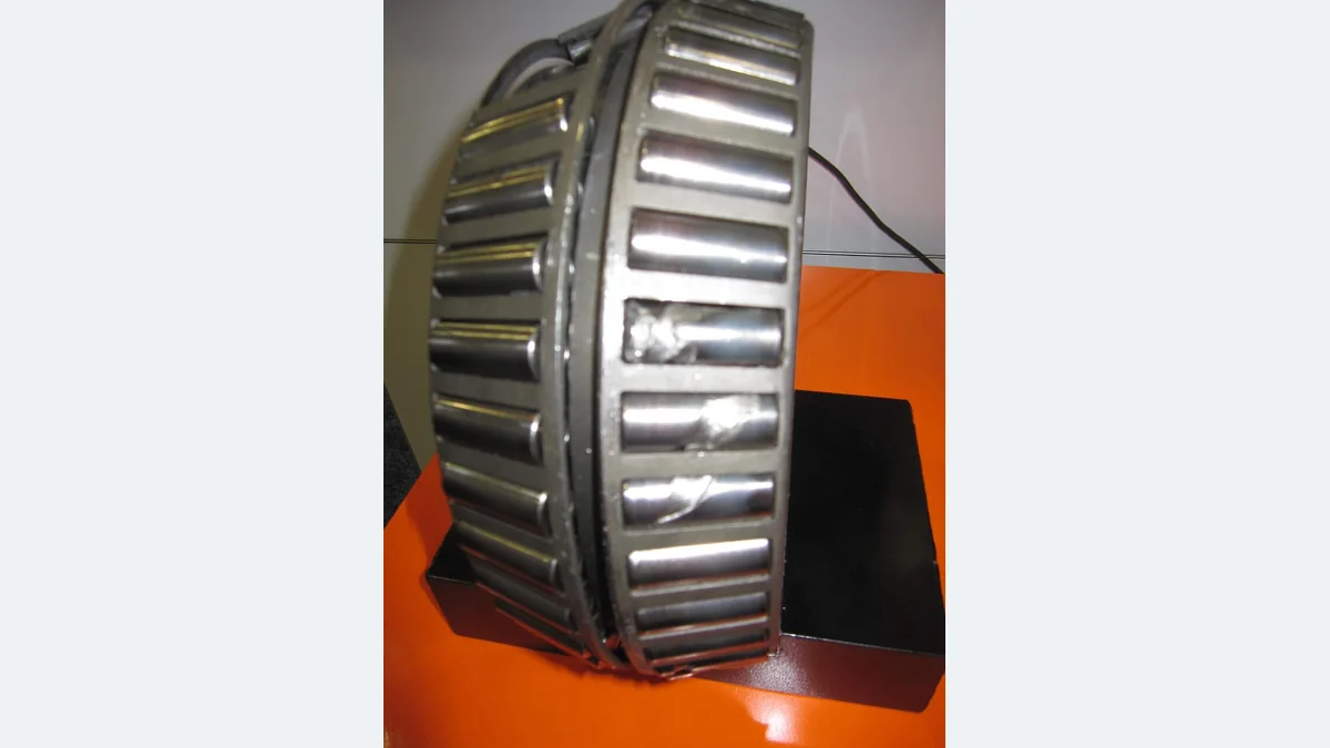 Pitted roller bearing