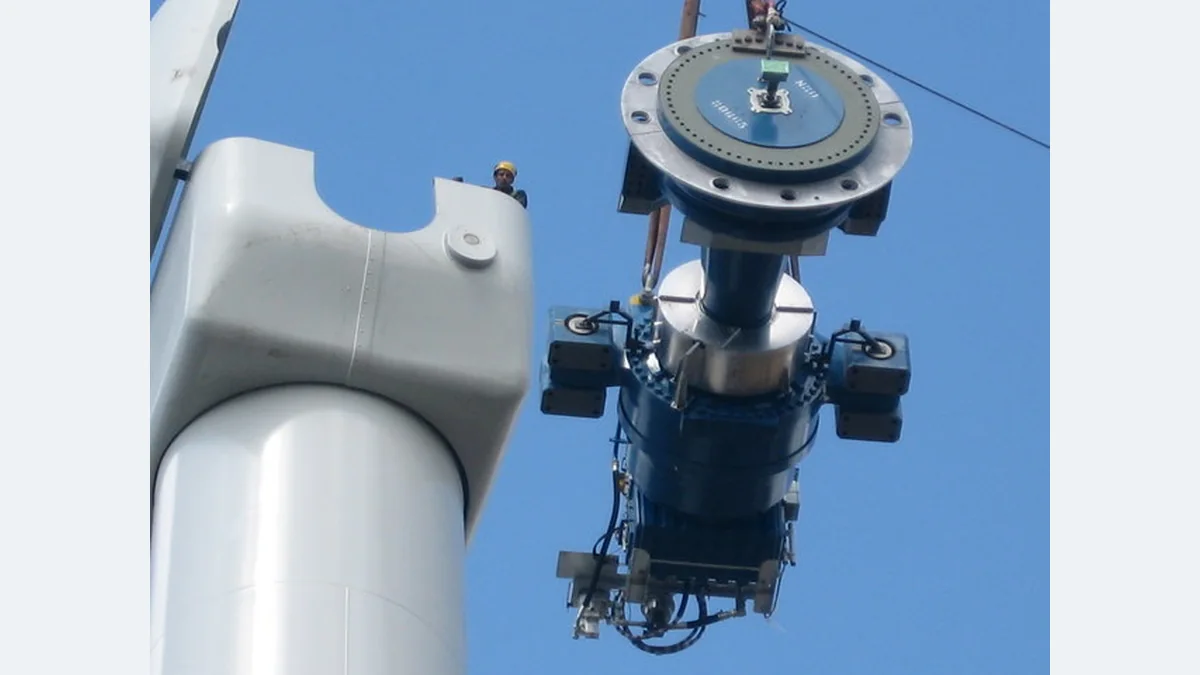 Wind turbine gearbox, rotor shaft and brake assembly
